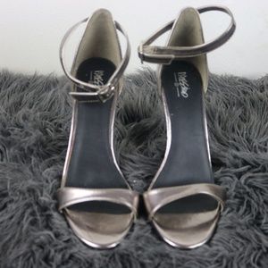 The Cutest Metallic Ankle Heels